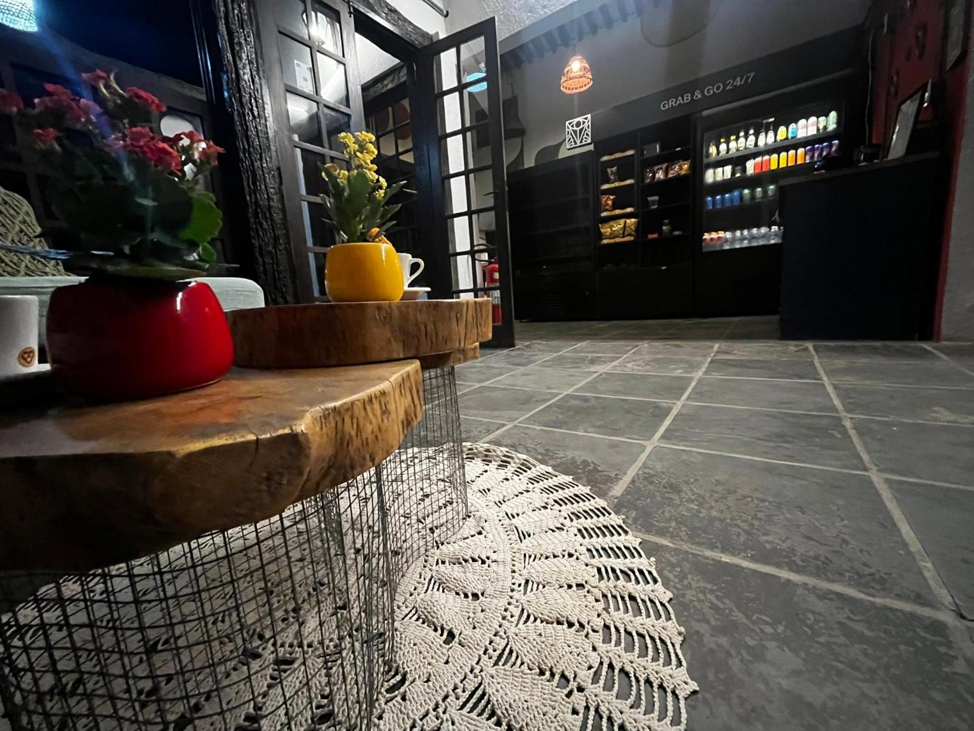 Garden Hotel Параті Екстер'єр фото